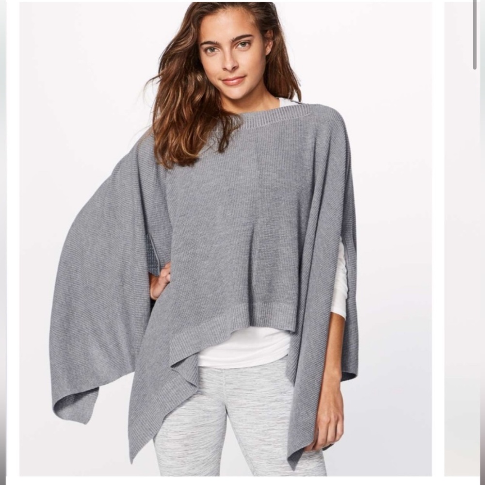 Lululemon Forward Flow Cape